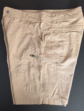 Gerry Brand Men's Light Tan Cargo Shorts with Zip Pocket